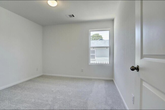 Building Photo - 351 Red Clover