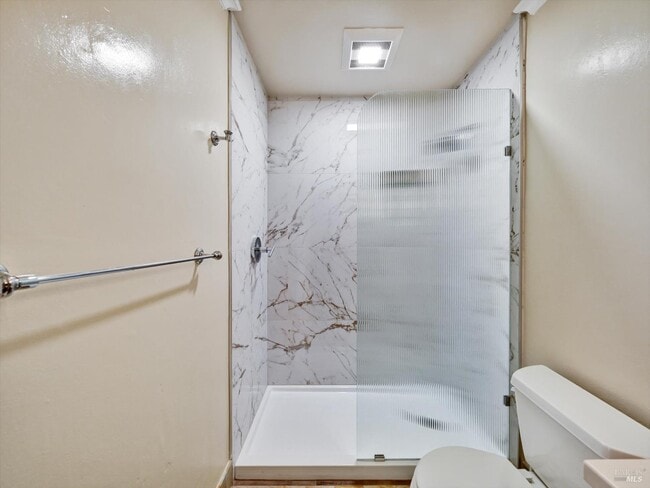 Building Photo - 367 Eden Roc Dr