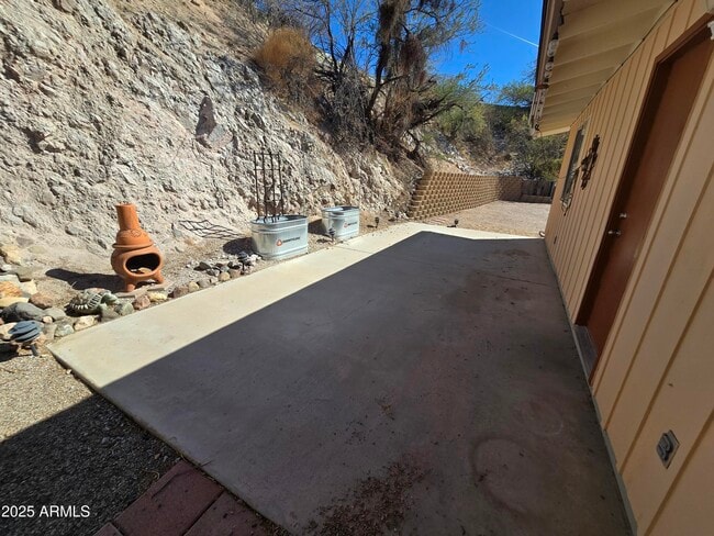 Building Photo - 525 El Recreo Ct