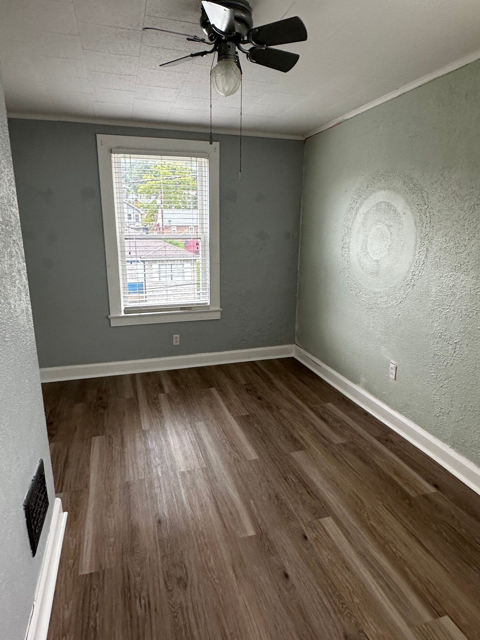 Building Photo - 151 Elm St