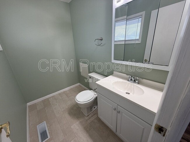 Building Photo - 5209 Mohawk Dr