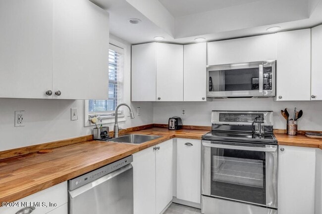 Building Photo - 695-A1A A1A N