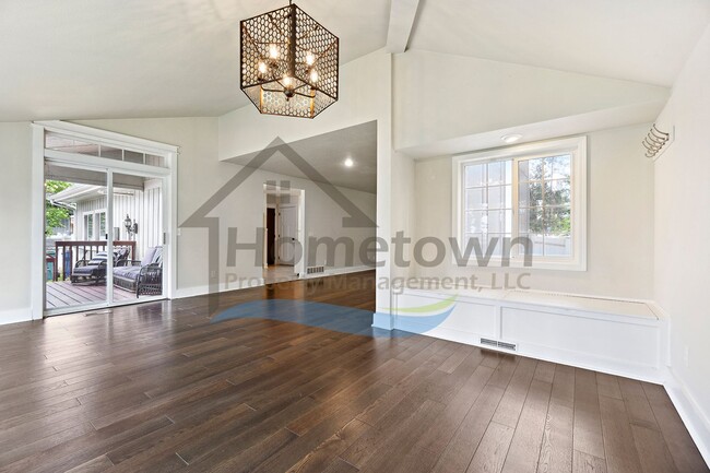 Building Photo - 4 Bedroom 4 Bathroom Home with Attached 2-...