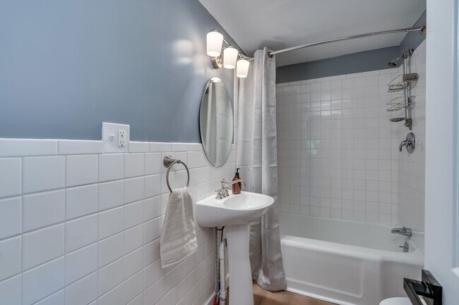 Building Photo - **Furnished Winter Rental** - Sackets Harbor