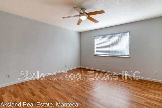 Building Photo - 15046 Cambridge Dr