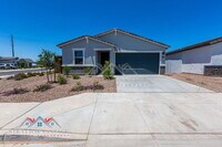 Building Photo - 33070 Noir Dr