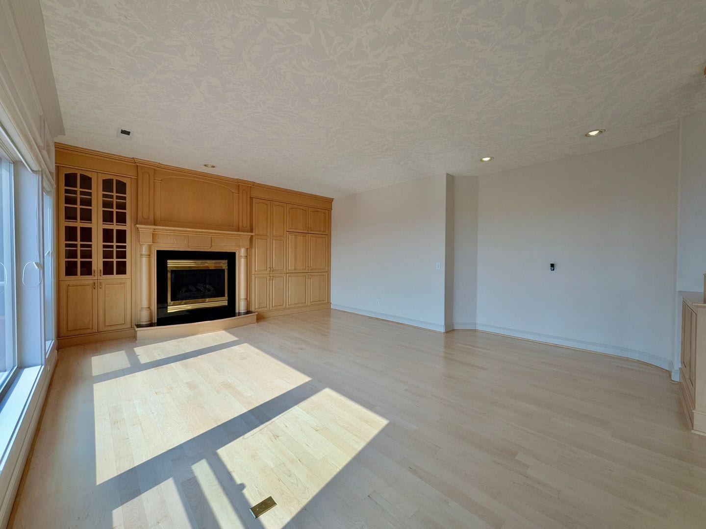 Building Photo - 3014 NW Chapin Dr