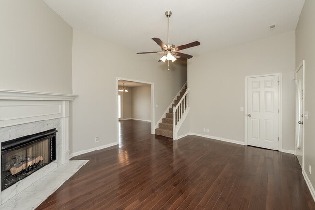 Building Photo - 125 Firelight Ct