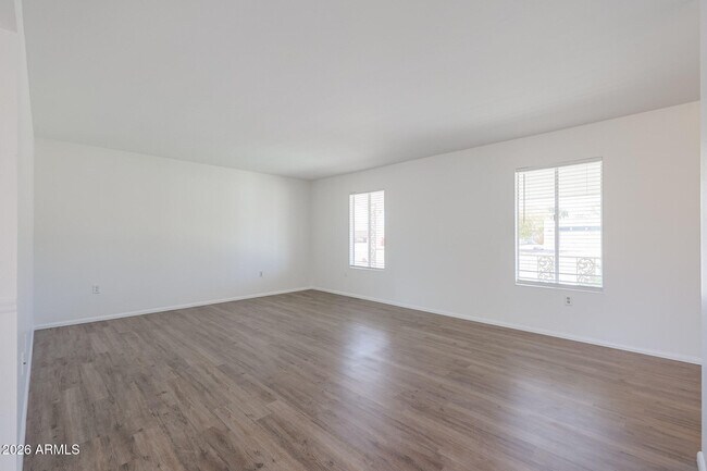 Building Photo - 10507 W Brookside Dr