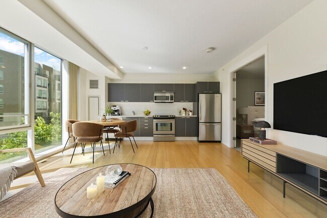 Building Photo - 2 Earhart St