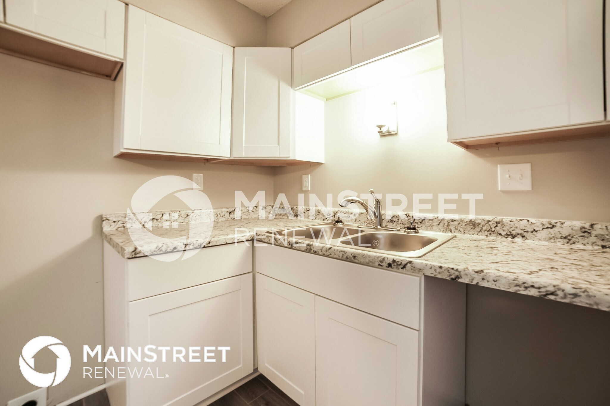 Building Photo - 3805 Ivanhoe Dr