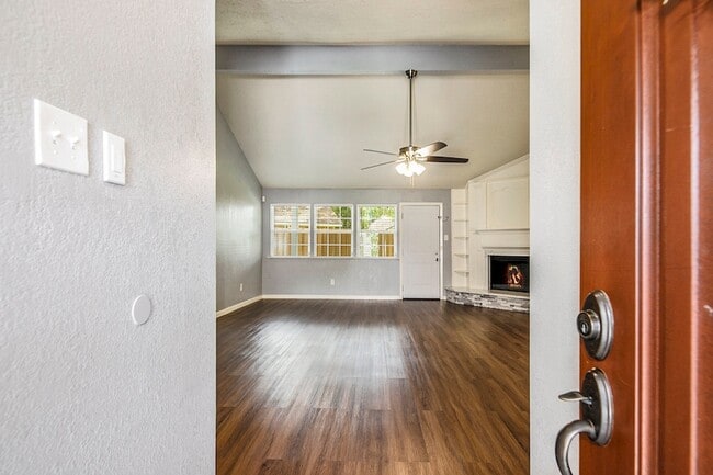 Building Photo - 2539 Cobblers Way