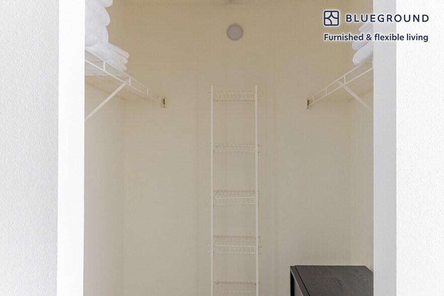 Building Photo - 444 Washington Blvd