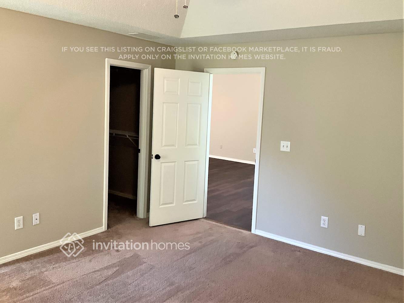 Building Photo - 905 Castlerock Way