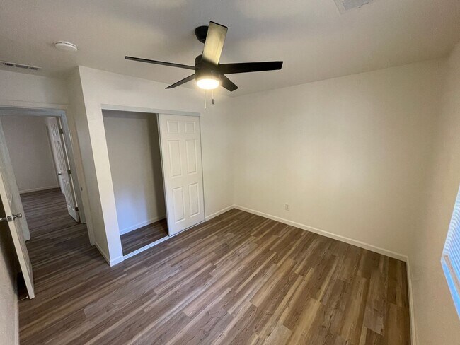 Building Photo - 14772 Holmwood Dr