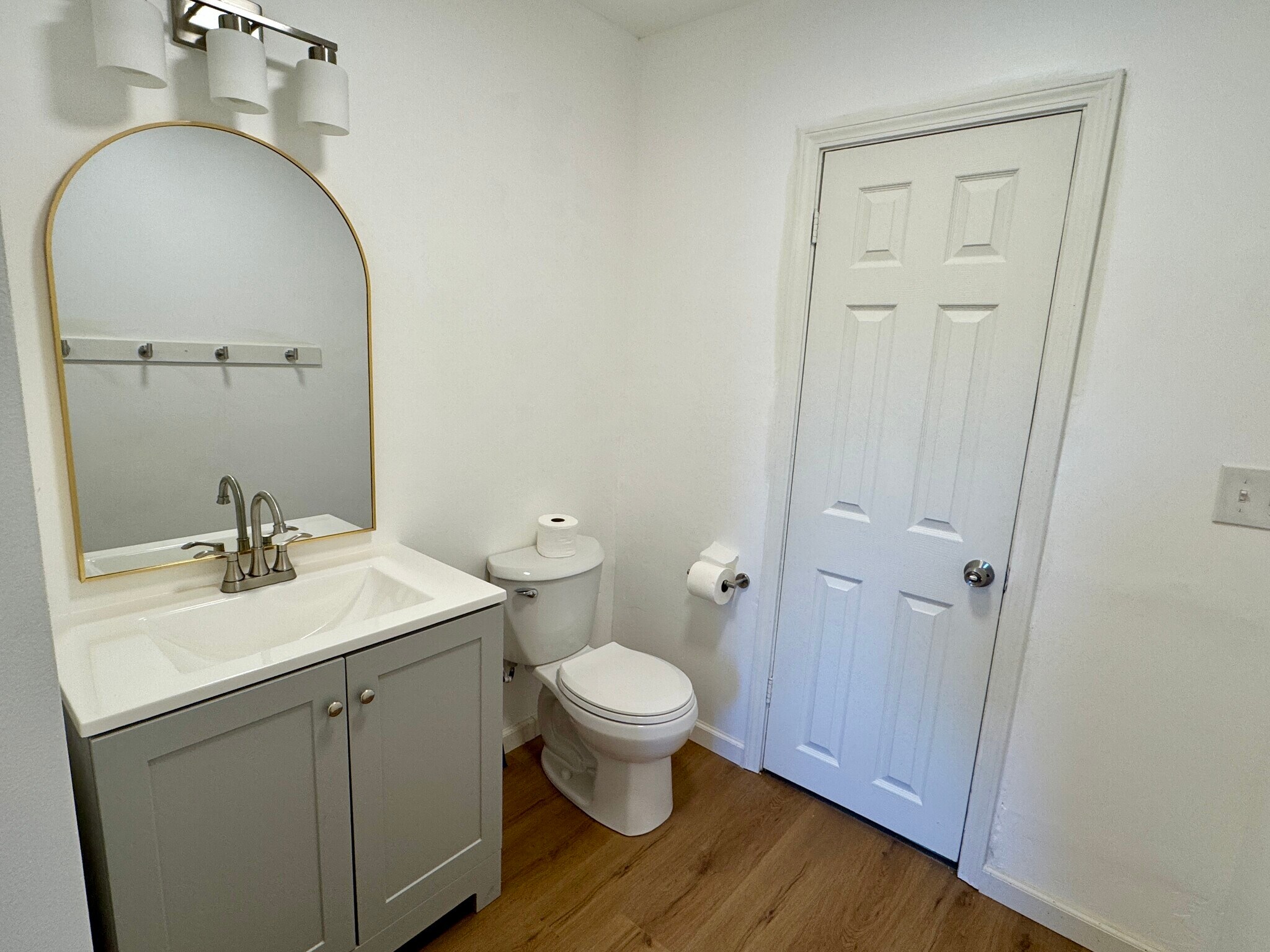 Building Photo - 8801 E Independence Ave