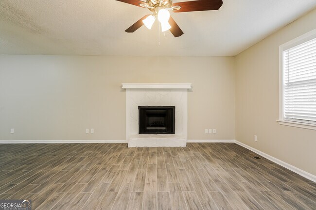 Building Photo - 2488 Carol Cir