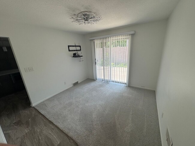 Building Photo - 2 Bed 1 Bath Single-Family home for RENT