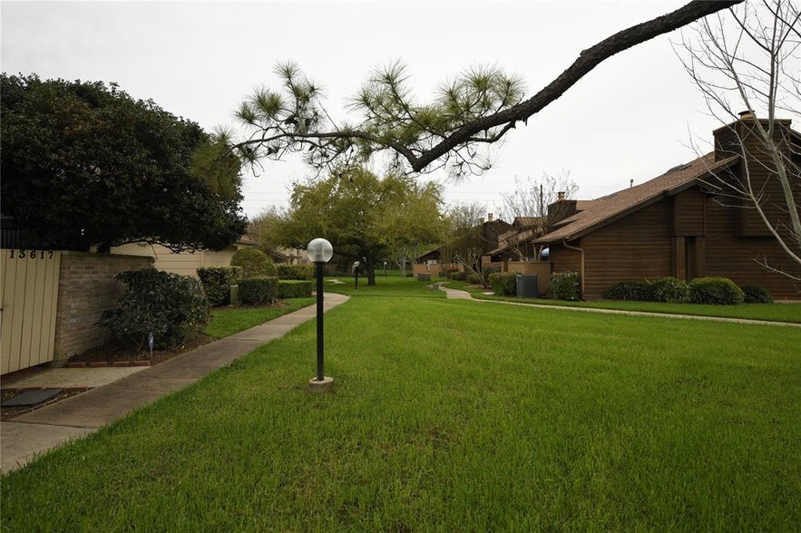 Pleasant Gardens To Enjoy - 3174 Windchase Blvd