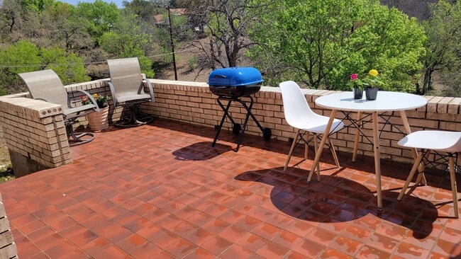 Building Photo - 2910 Wacos Dr