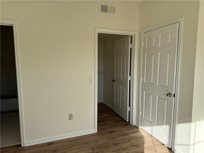 Building Photo - 1704 Frederica Rd