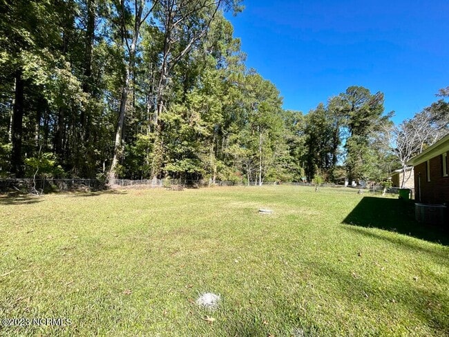 Building Photo - 3804 Brandywine Dr