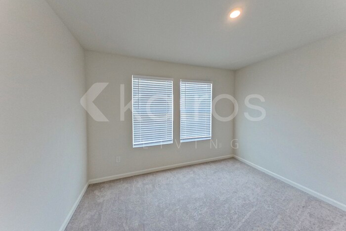 Building Photo - 202 Topaz Ln