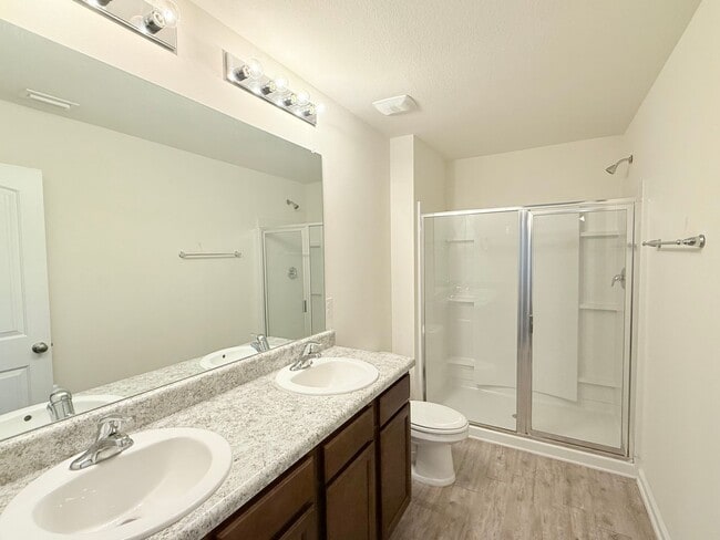 Building Photo - Beautiful 2-Story Home - Magnolia Bend