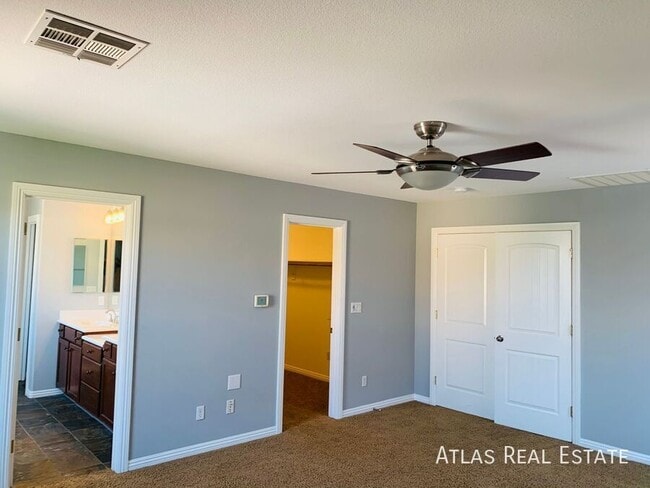 Building Photo - 6882 Majestic Palm Dr