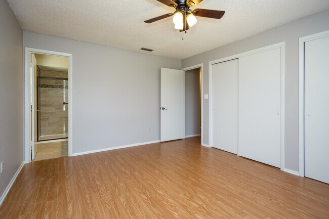 Building Photo - Clean and Neat Single Family Home