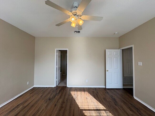 Building Photo - Charming 3-Bedroom Home with Open Floor Plan & Great Community Amenities!