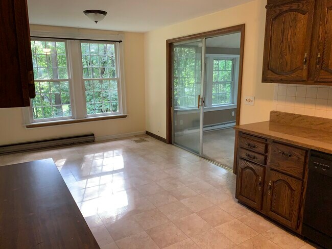 Building Photo - 7 Overlook Ave