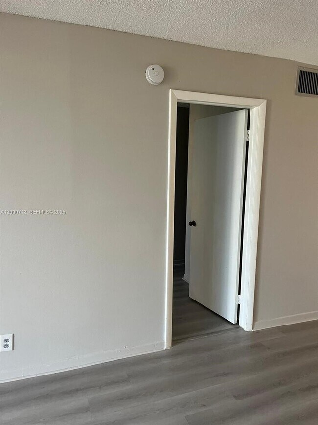 Building Photo - 406 NW 68th Ave