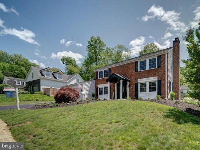 Building Photo - 1782 Shaftsbury Ave