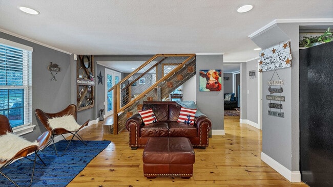 Building Photo - 316 Jacobs Creek Park Rd