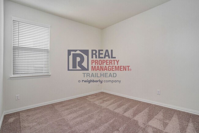 Building Photo - Charming 3-Bedroom Home in Desirable Neighborhood!