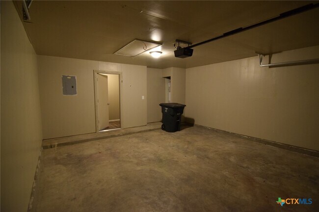 Building Photo - 4201 Bluestem Ln