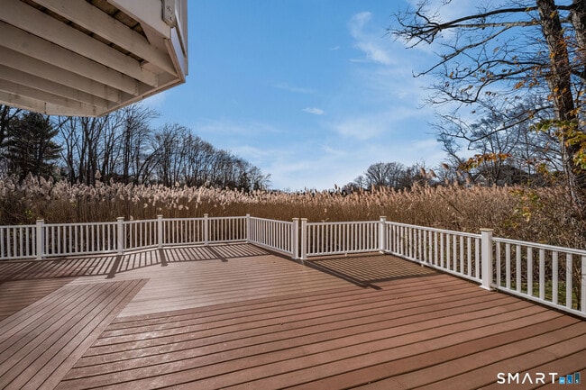 Building Photo - 90 Boston Post Rd