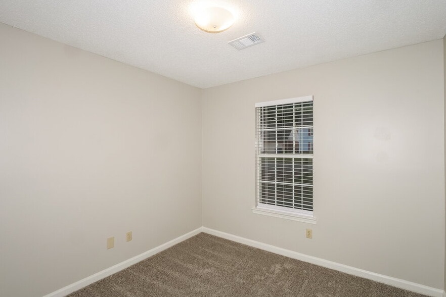 Building Photo - 9122 Valkrie Ln