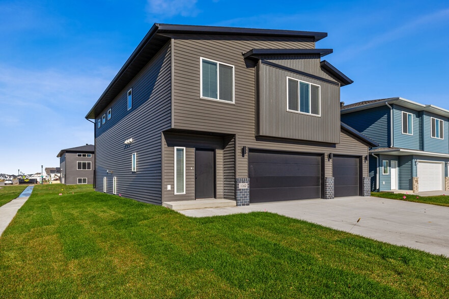 Building Photo - DCH Single Family and Townhomes
