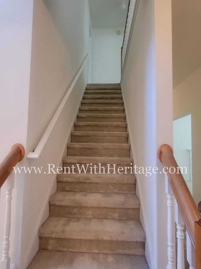 Building Photo - WOW!!!......COME SEE THIS GORGEOUS 4 BEDROOM / 3 BATH HOME IN THE POPULAR KINGSWOOD SUBDIVSION-A ...