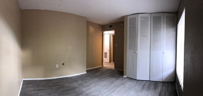 Building Photo - FAST APPROVAL !!!