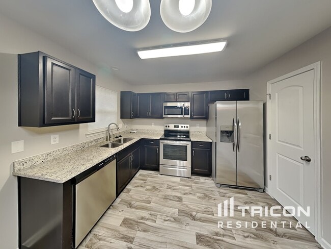 Building Photo - 206 Churchill Dr