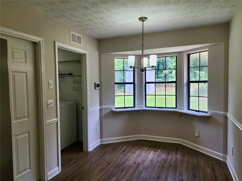 Building Photo - 1367 Fairview Trail NW