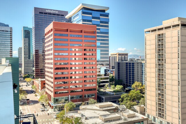 Building Photo - 1956 Lawrence St