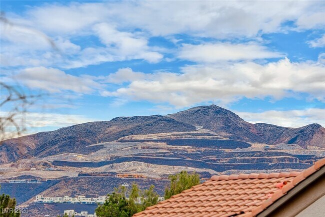 Building Photo - 75 N Valle Verde Dr
