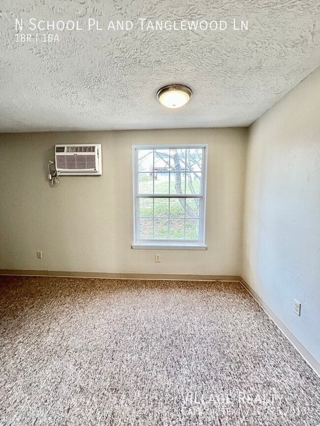 Building Photo - 303 N School Pl