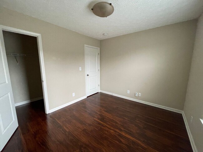 Building Photo - 3 Bedroom Home In Lindberg Village