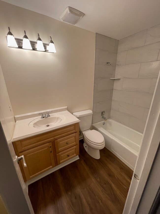 Building Photo - 7907 Laural Valley Way