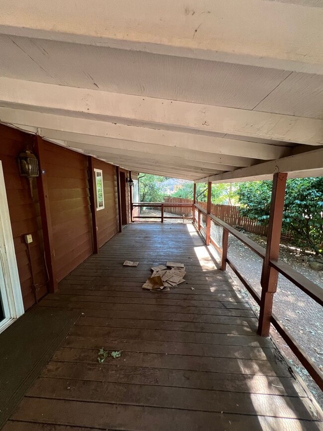 Building Photo - Magalia Home for rent, 1 car garage, 2 bed...